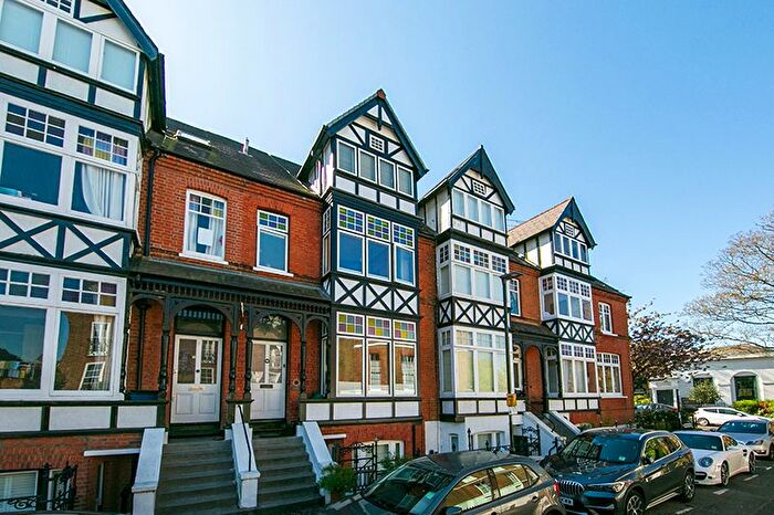 1 Bedroom Flat To Rent In Warrington Road, Richmond, TW10