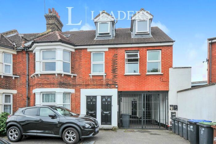 1 Bedroom Flat To Rent In Martins Road, Shortlands, BR2