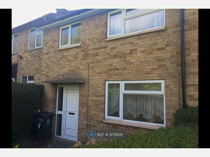 3 Bedroom Semi-Detached House To Rent In Beaumont Leys Lane, Leicester LE4