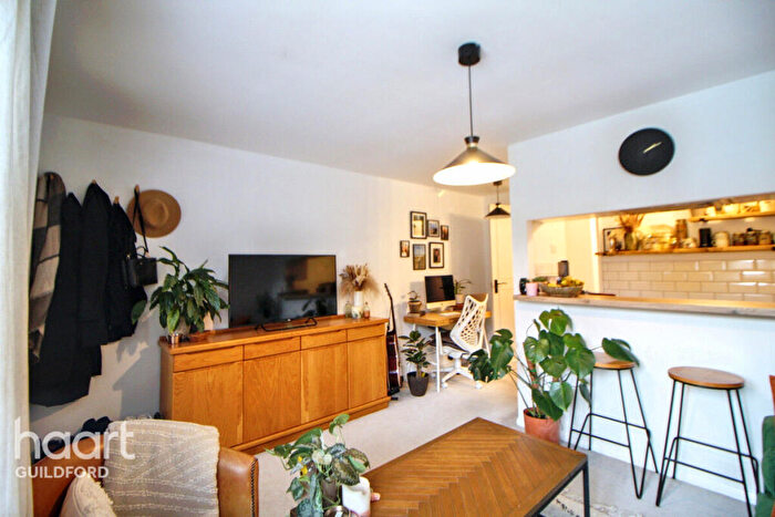 1 Bedroom Maisonette For Sale In Dairymans Walk, Guildford, GU4