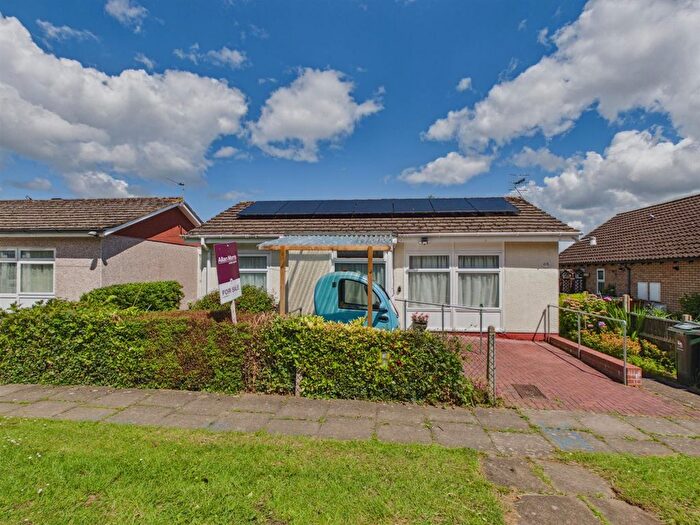 2 Bedroom Detached Bungalow For Sale In Pickersleigh Grove, Malvern, WR14