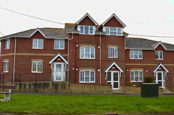 1 Bedroom Flat To Rent In Silcombe Lane, Freshwater, PO40