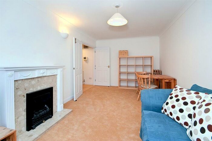1 Bedroom Apartment To Rent In Amwell Street, EC1R