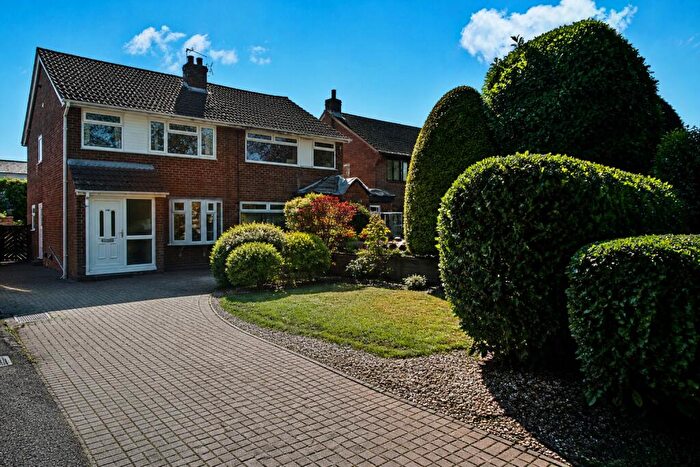 3 Bedroom Semi-Detached House For Sale In Quarry Road, Gomersal, Cleckheaton, West Yorkshire, BD19
