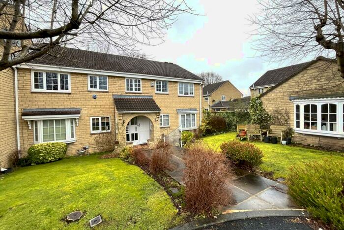 2 Bedroom Flat To Rent In Oakdene Drive, Shadwell, Leeds, LS17