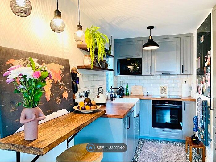 Studio To Rent In London, London, N13