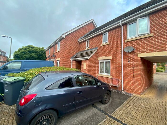 3 Bedroom House To Rent In Little Hackets, Havant, PO9