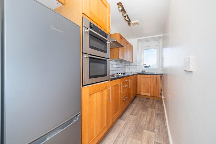 1 Bedroom Flat To Rent In Springhill, Dundee, DD4