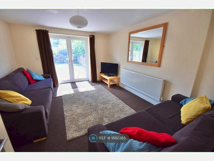 9 Bedroom Terraced House To Rent In Wyeverne Road, Cardiff, CF24