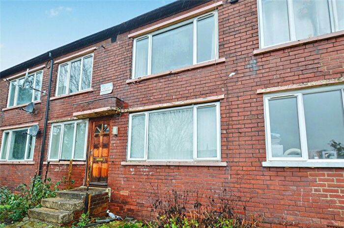 2 Bedroom Flat For Sale In Knowle Mount, Leeds, West Yorkshire, LS4