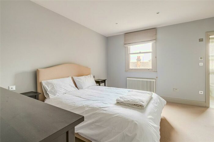2 Bedroom Apartment To Rent In Vardens Road, SW11