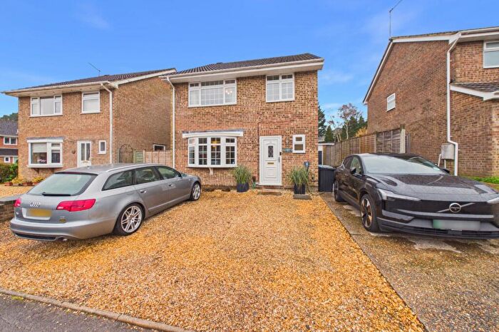 4 Bedroom Detached House For Sale In Lytchett Drive, Broadstone, Dorset, BH18