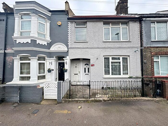 2 Bedroom Property To Rent In Wythes Road, London, E16