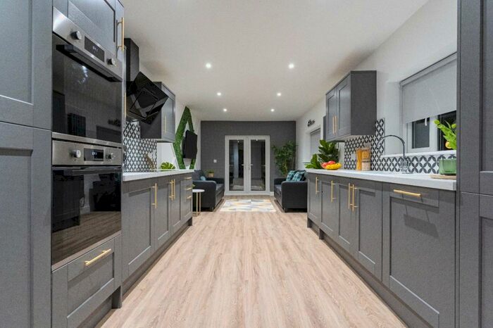 1 Bedroom Property To Rent In Fawcett Road, Southsea, Hampshire, PO4