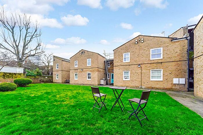 1 Bedroom Flat To Rent In Spanby Road, London, E3