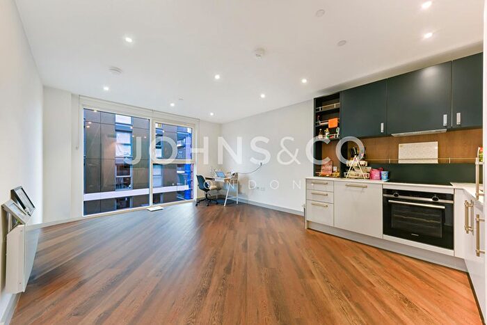 1 Bedroom Flat To Rent In Eden Grove, Staines Upon Thames, TW18