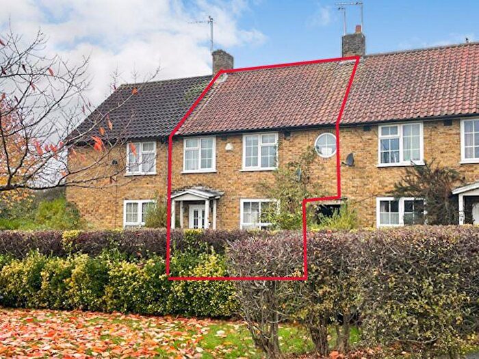 3 Bedroom Terraced House For Sale In Gainswood, Welwyn Garden City, AL7