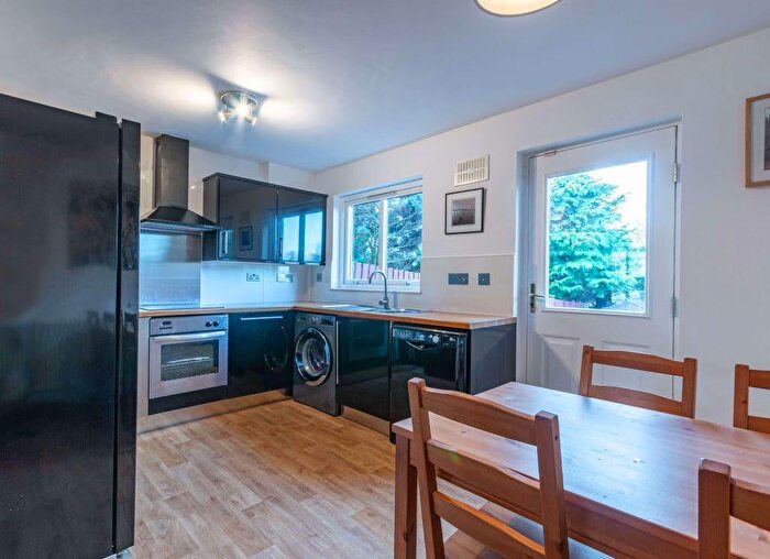 2 Bedroom Semi-Detached House To Rent In L The Murrays, Edinburgh, EH17