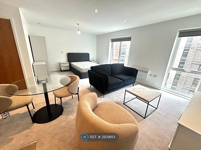 Studio To Rent In Ordsall Lane, Salford, M5