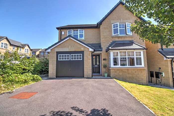 4 Bedroom Detached House For Sale In Cuckoo Close, Darwen, BB3