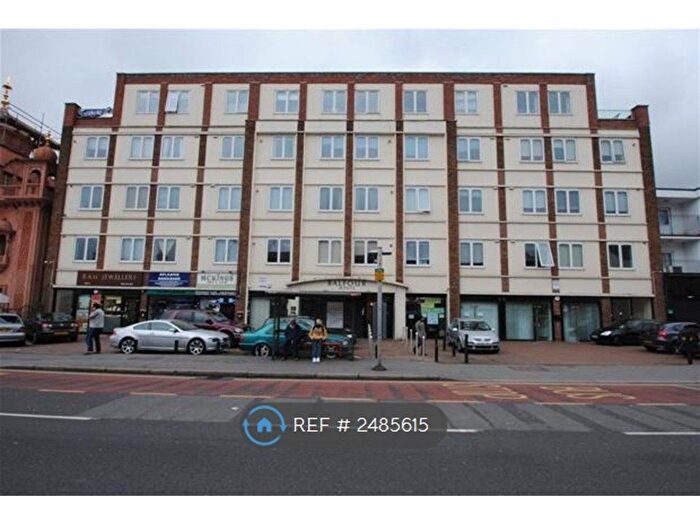 2 Bedroom Flat To Rent In High Road, Ilford, IG1