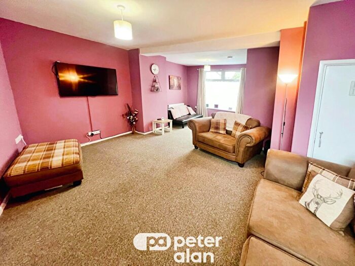 2 Bedroom House To Rent In Caerhendy Street, CF47