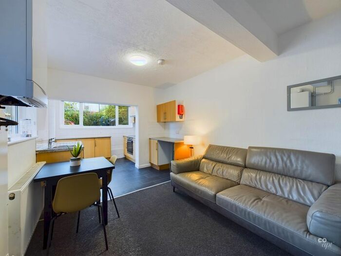 5 Bedroom Terraced House To Rent In Brading Road, Brighton, BN2