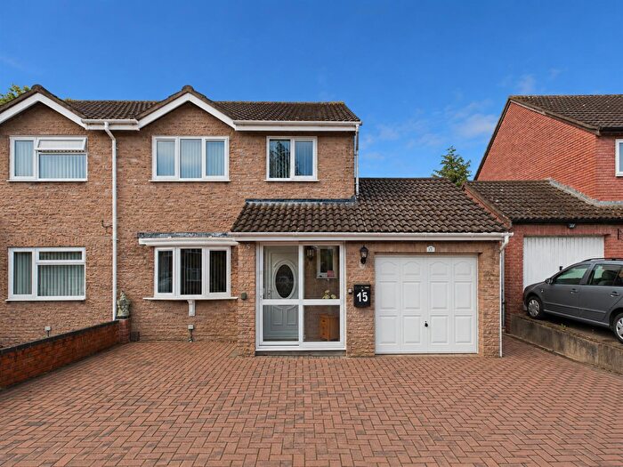 3 Bedroom Semi Detached House For Sale In Norman Ball Way, Gloucester, GL1