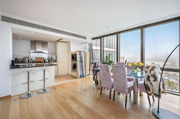 2 Bedroom Flat To Rent In Hertsmere Road, Poplar, E14