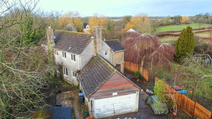 4 Bedroom Detached House For Sale In Follyfield, Hankerton, Malmesbury, SN16