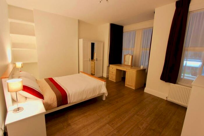 4 Bedroom Terraced House To Rent In Warwick Road, London, N11