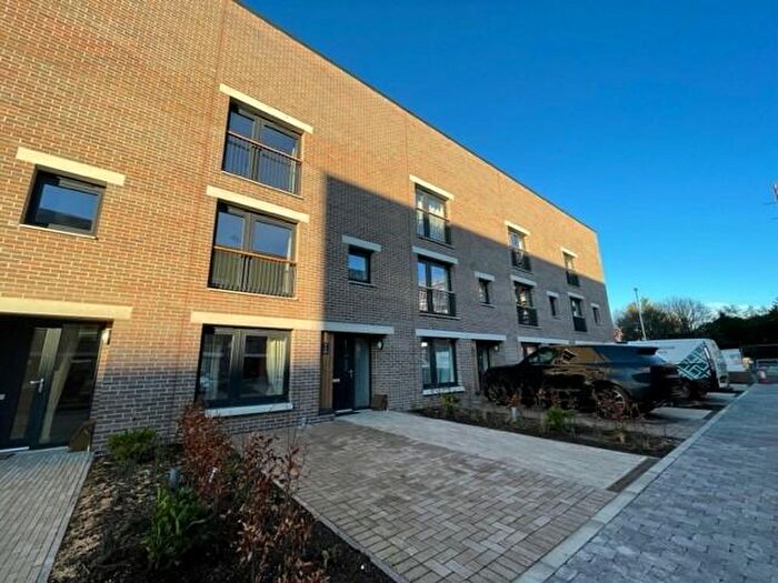 3 Bedroom Town House To Rent In Bedford Row, Glasgow, G5