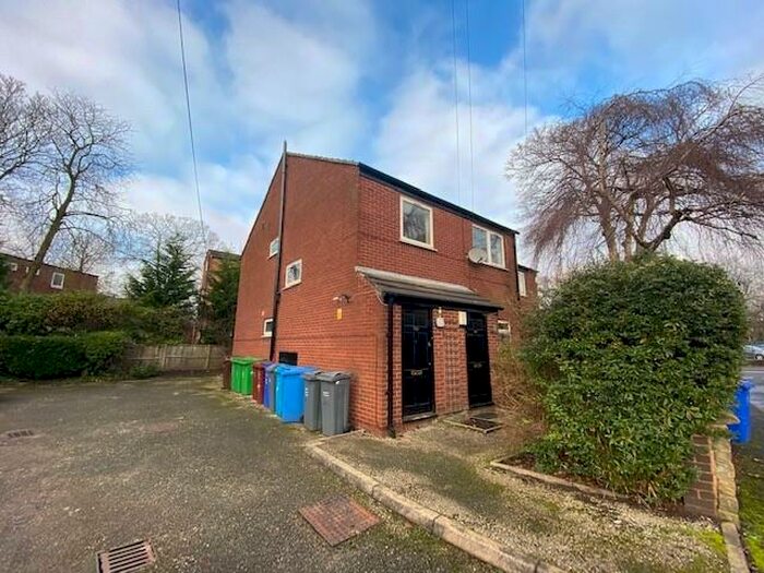 2 Bedroom Flat To Rent In Mauldeth Road, Manchester, M20
