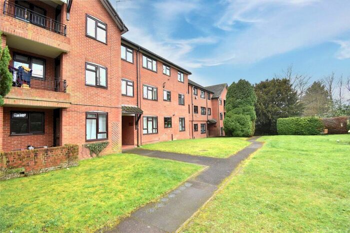 1 Bedroom Apartment To Rent In Clockhouse Road, Farnborough, Hampshire, GU14