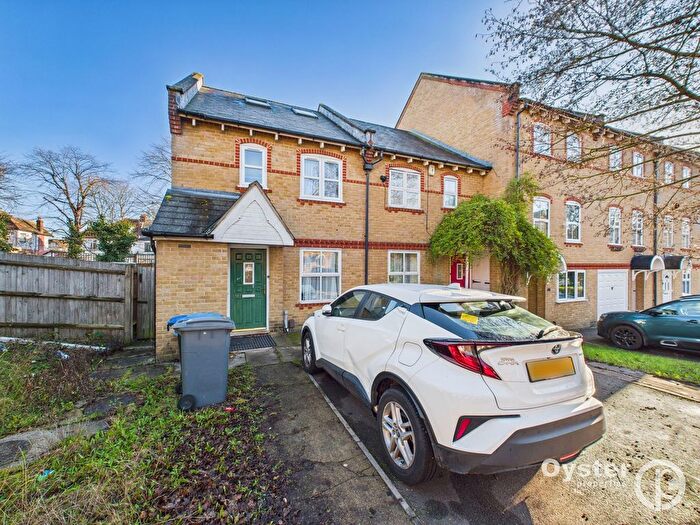 4 Bedroom End Terrace House To Rent In Chamberlayne Avenue, Wembley, HA9