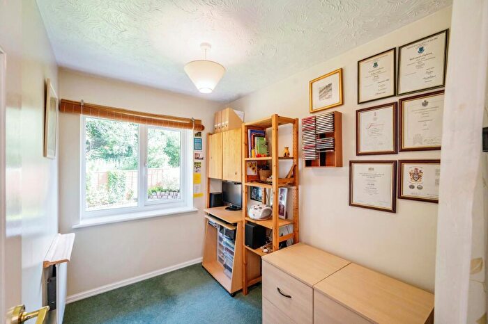 3 Bedroom Link Detached House For Sale In Combroke Grove, Hatton Park, Warwick, CV35
