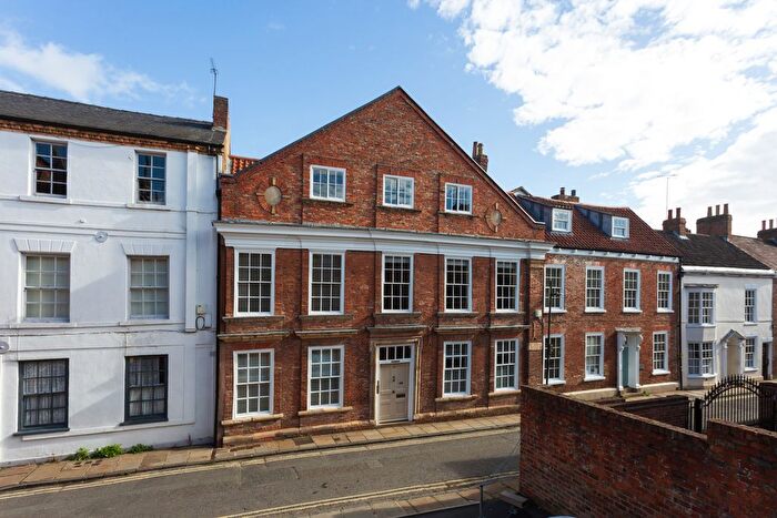 2 Bedroom Flat For Sale In Ogleforth, York, North Yorkshire, YO1