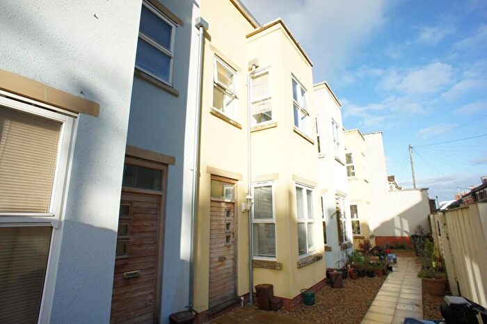 3 Bedroom Town House To Rent In Lower Cheltenham Place, Montpelier, Bristol, BS6