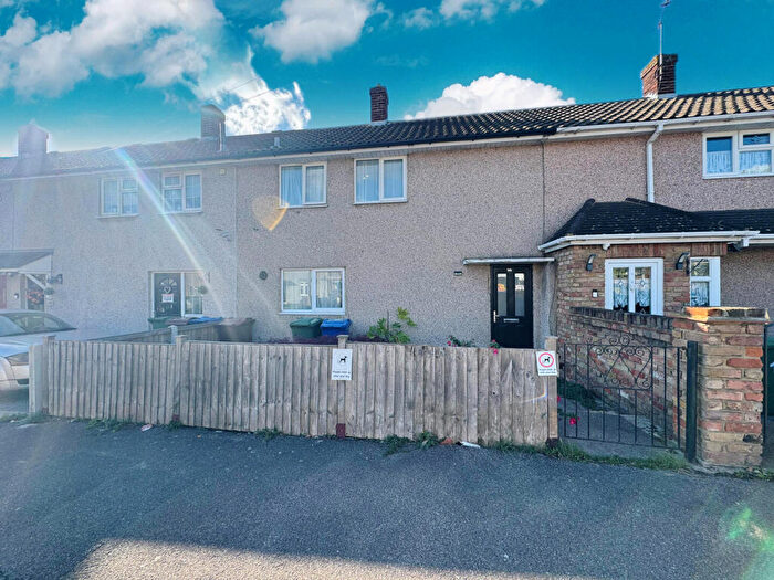 2 Bedroom Terraced House For Sale In Silvertown Avenue, Stanford-le-Hope, SS17