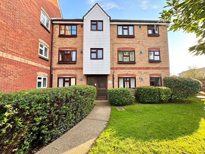 2 Bedroom Flat To Rent In Redmayne Drive, Chelmsford, CM2