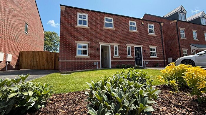 3 Bedroom Semi Detached House To Rent In Osprey View, Costhorpe, S81