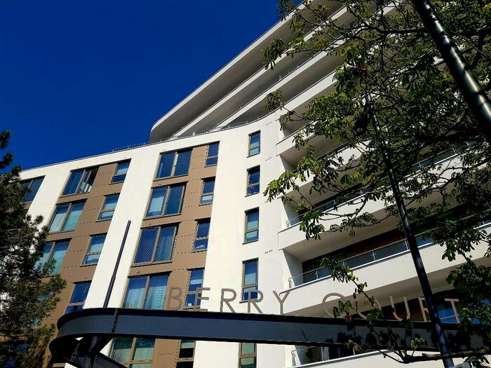 2 Bedroom Apartment To Rent In St. Peters Road, Bournemouth, Dorset, BH1