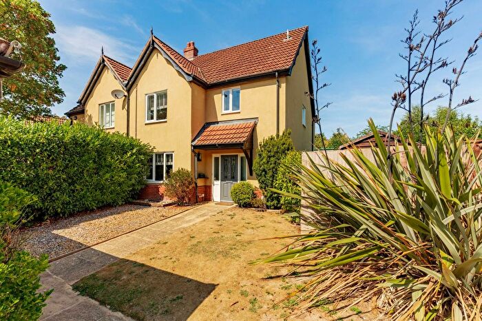3 Bedroom Semi-Detached House For Sale In Mileham Drive, Aylsham, NR11