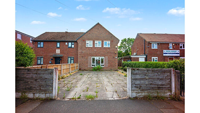 3 Bedroom Semi-Detached House For Sale In Norris Road, Sale, Cheshire, M33