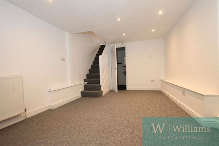 1 Bedroom Flat To Rent In Castle Street, Ryde, PO33