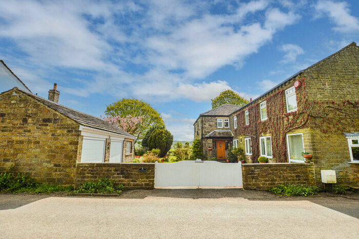 4 Bedroom Detached House For Sale In Linfit Lane, Kirkburton, Huddersfield, HD8