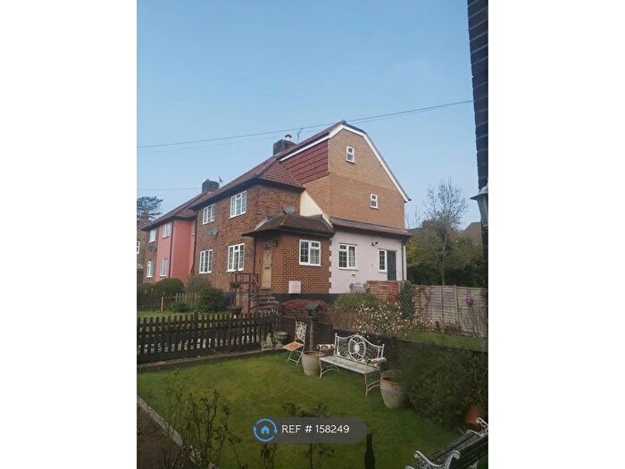 3 Bedroom End Of Terrace House To Rent In Dellors Close, Barnet, EN5