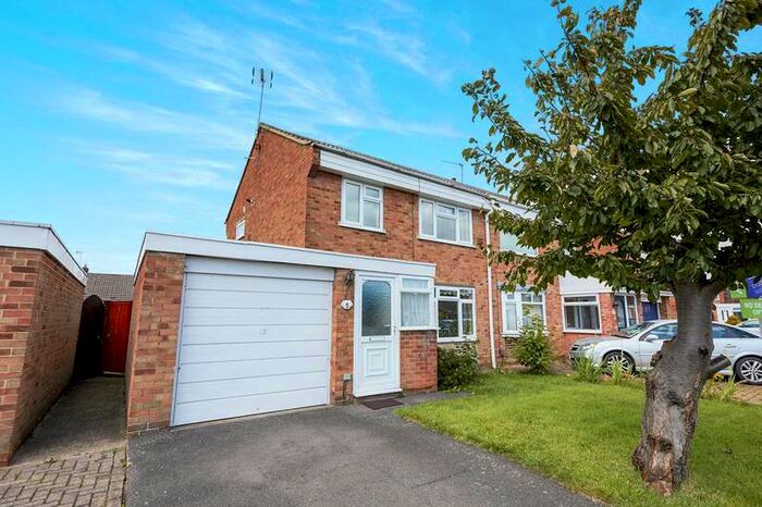 3 Bedroom Semi-Detached House To Rent In Tulla Close, Stenson Fields, DE24