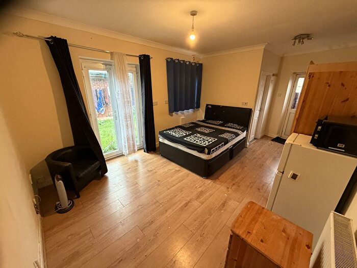 Studio To Rent In Bulstrode Road, Hounslow, Middlesex, TW3