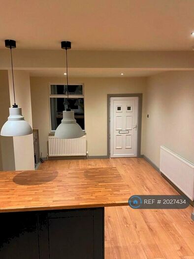 2 Bedroom Terraced House To Rent In Steeple Street, Macclesfield, SK10